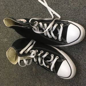 Black high tops chuck taylor Converse Sneakers!